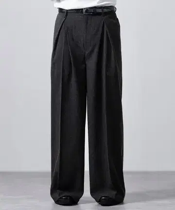 새상품 CLEL Linen Blend 3D Tuck Slacks