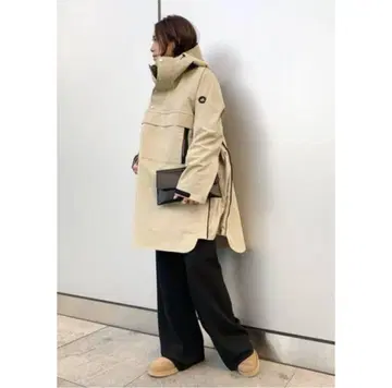 [ 미사용 새상품 ] YETI ANORAK PONCHO 베이지