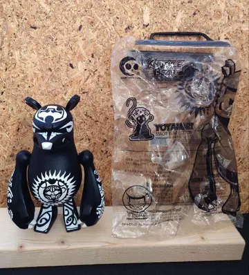 정품 너클 베어 Maori 버전 TOY2R 8인치 피규어