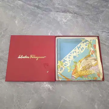 Salvatore Ferragamo 실크 스카프 새와 꽃