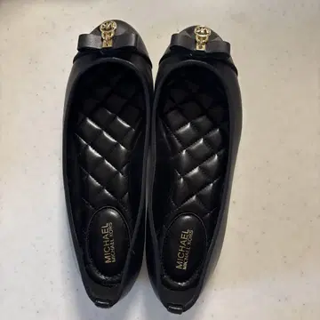 MICHAEL KORS 블랙 플랫슈즈