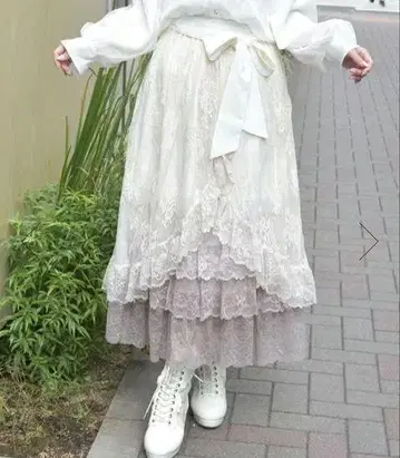 새상품 엑시즈팜 그라데레이스 프릴 스커트 아이보리