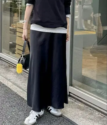 [ 올 시즌 대응 ] 워셔블 브라이트 새틴 내로우 스커트