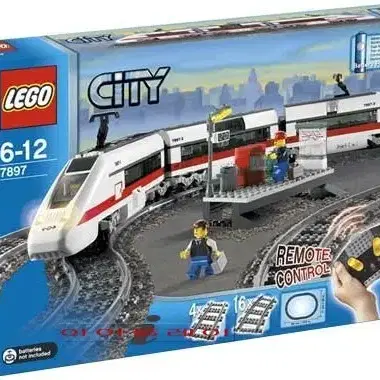 Selling unopened Lego 7897 City [250,000 won