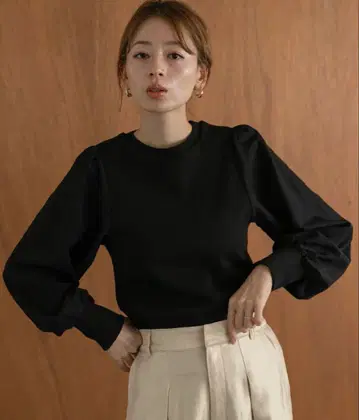 어반 리서치 서니 라벨 퍼프 슬리브 콤비 풀오버