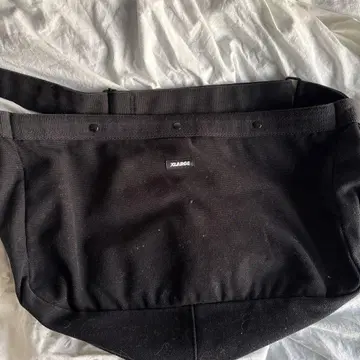XLARGE 블랙 바디백