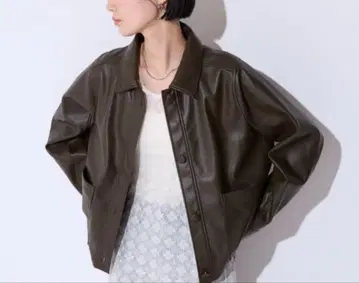 빈티지 가죽 자켓 지나시스 미사용 새상품 이번 시즌 신상