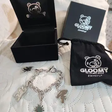 GLOOMY 참 포함 팔찌