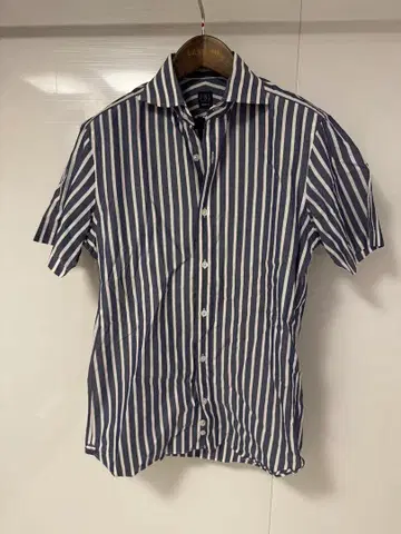 BEAMS F 네이비와 화이트 스트라이프 반팔 셔츠