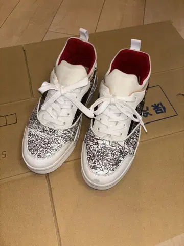 Christian Louboutin 그래픽 스니커즈
