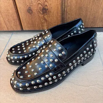 새상품급 ZARA 스터드 로퍼 자라 블랙 가죽 신발 펌프스