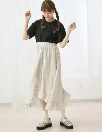 merryjenny 아지메 새틴 프릴 스커트 아이보리