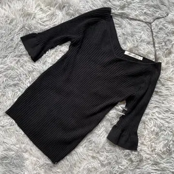 MOUSSY 마우지 미 실루엣 리브 니트탑 블랙 플레어 소매 V넥