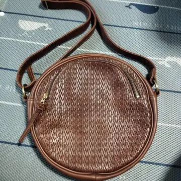 KUNUNURRA 카나라라 가죽 서클 숄더백