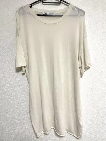 ZARA 크림색 반팔 상의
