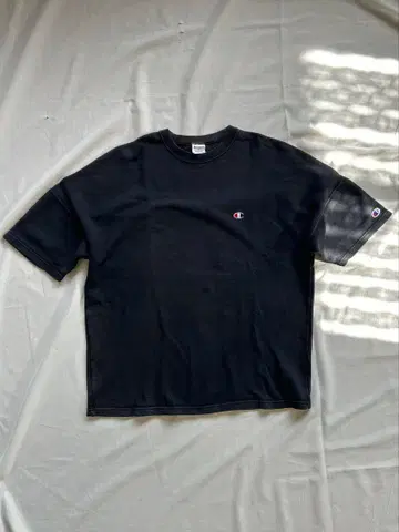 Champion Black T-shirt 백 로고