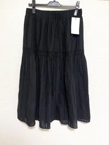 ZARA 블랙 레이스 플레어 스커트