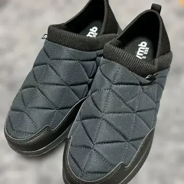 블랙 퀼팅 슬립온
