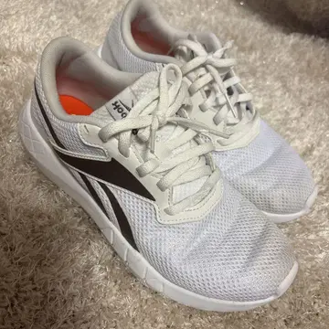 Reebok 화이트 러닝화