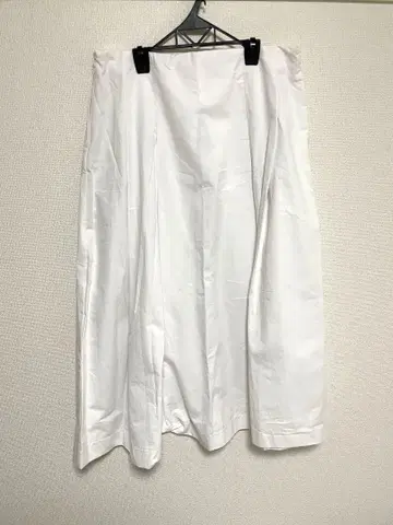 ZARA 화이트 플레어 스커트