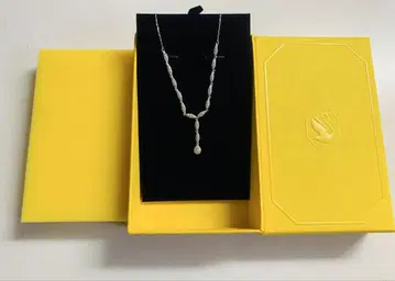엘레강트 스와로브스키 Swarovski Emma Y 목걸이
