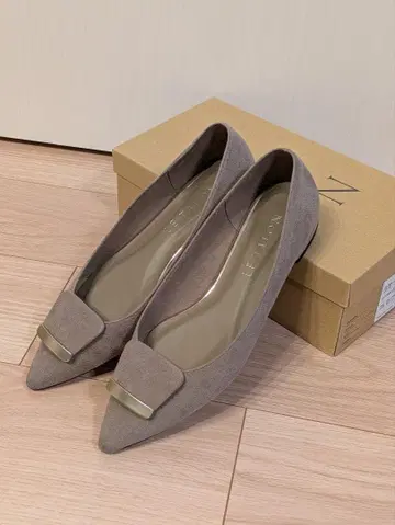 2.3회 착용 LE TALON 25cm 그레이지 플랫 펌프스