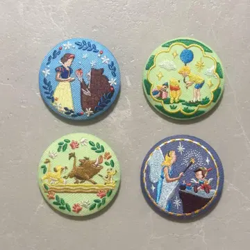 DISNEY 자수 캔 배지 4개 세트