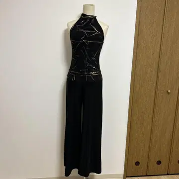 홀터넥 블랙 골드 올인원