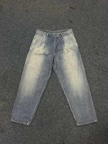 Selvage Denim Two Tuck Tapered Pants