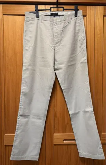 BANANA REPUBLIC GAVIN CHINO 33 x 34