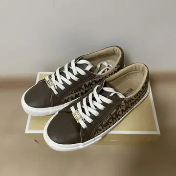 MICHAEL KORS 마이클코어스 모노그램 스니커즈 23.5cm