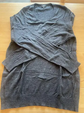 UNIQLO XL 다크 그레이 V넥 니트 스웨터