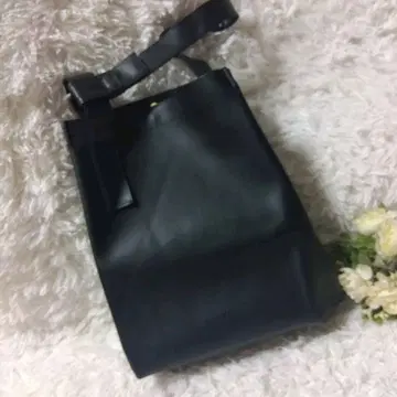 CLANE 클라네 블랙 가죽 토트백