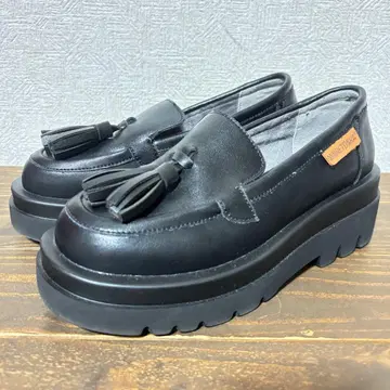 [ 새상품급 ] MINNETONKA 통굽 태슬 로퍼 가죽 23cm