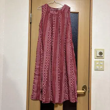 사만사 모스2 크림슨 컬러 빨간색 원피스