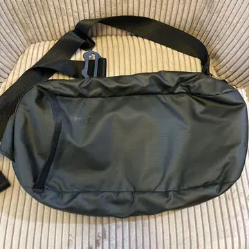 THULE 스릴리 Tact Sling 8L BLACK