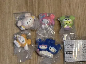TWICE LOVELYS x SANRIO 마스코트 세트