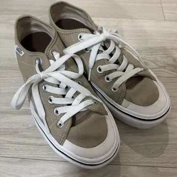 VANS 베이지 캔버스 스니커즈