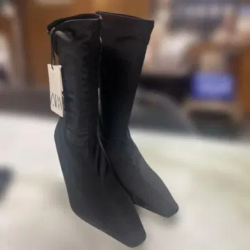 블랙 슬림핏 부츠 하이힐