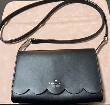 kate spade 블랙 스캘럽 숄더백