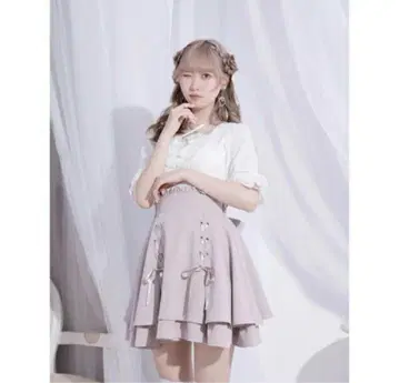 초커 스타일 레이스업 티셔츠 noemie 노에미