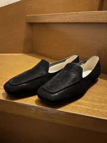 블랙 로퍼