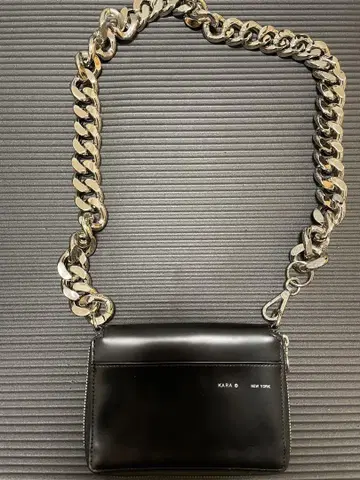 KARA 블랙 백