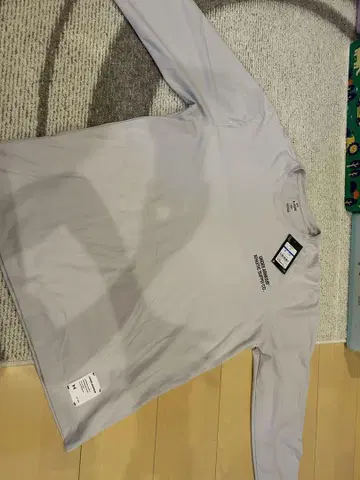 [ 새상품 택 포함 ] Under Armour 옅은 그레이 긴팔 티셔츠