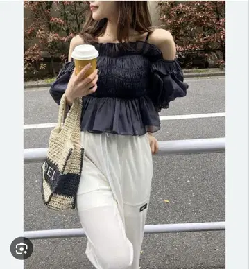 snidel 오프숄더 블라우스 네이비