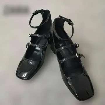 ZARA 자라 블랙 스트랩 펌프스 와이드 힐 에나멜 35