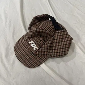 체크 무늬 FUC 로고 캡