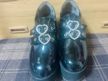 에나멜 통굽 로퍼 하트 장식 지뢰계 양산형