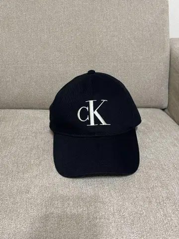 Calvin Klein 블랙 캡