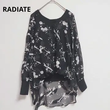 새상품급 야마다야 RADIATE 돌먼 티셔츠 블라우스 페인트와 깃털 패턴